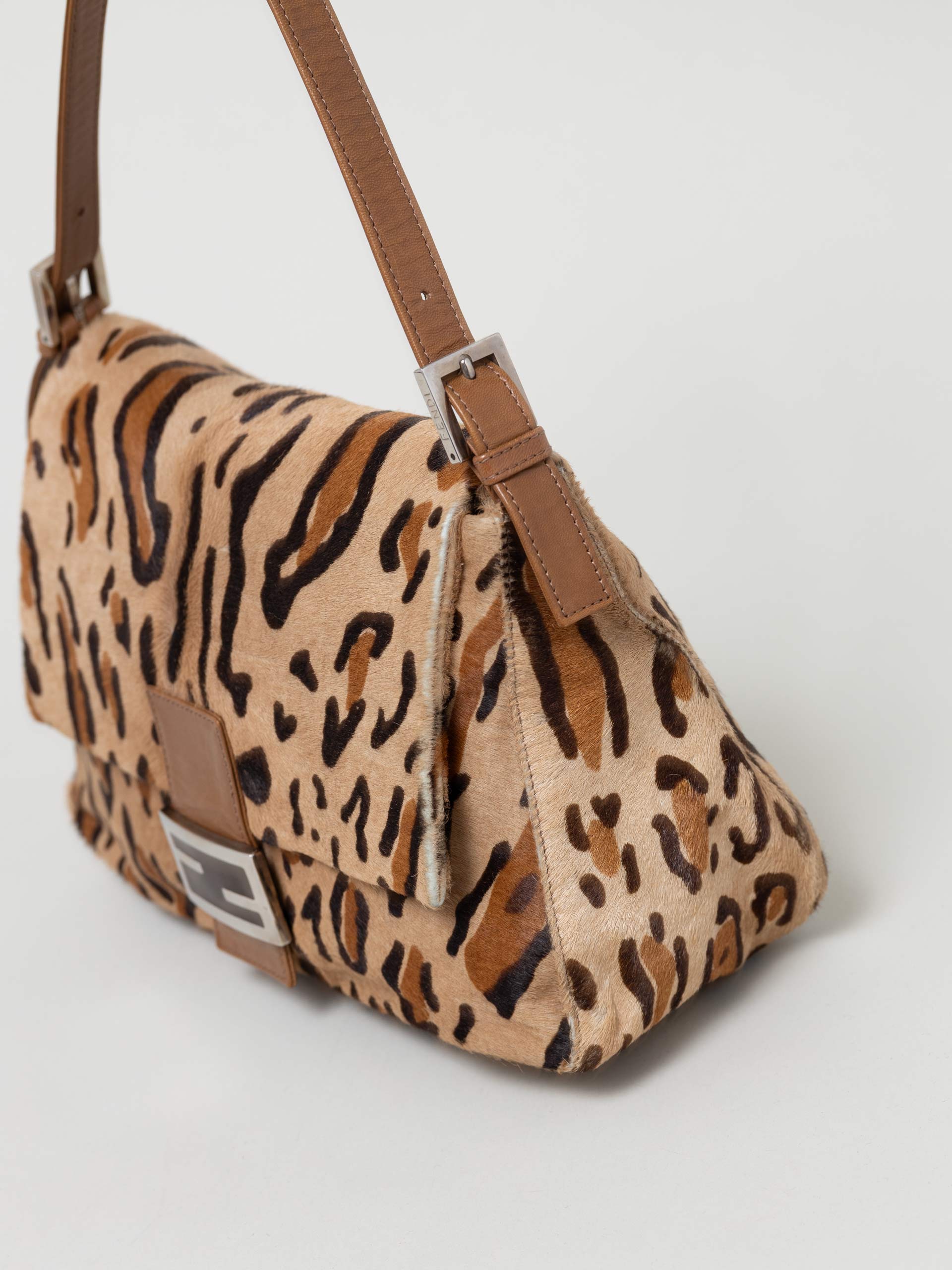 4_detail_fendi